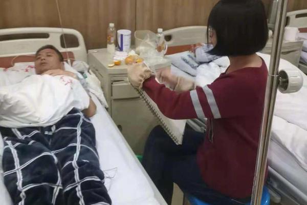 一边卖棉花糖 一边全国寻女