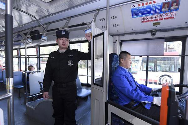 吴梦梦的奇妙冒险，搭讪100%与在线视频之旅