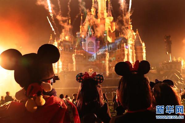 《扫黑·决不放弃》曝插曲MV 5.31二轮点映开启！