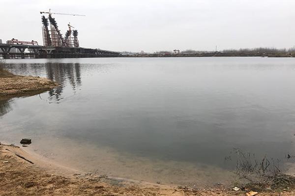 在线播放二穴中出剧情介绍与视频信息