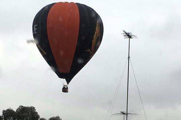 智能时代：足球比赛 互动如何玩转高科技设备？