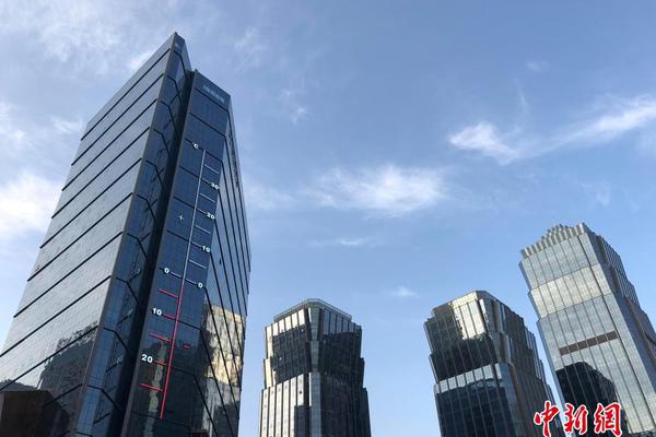 “天籁之声”维塔斯携女大秀“海豚音”