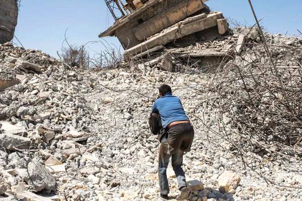 淚水與鋼鐵的交響詩：鄭大世，那個在綠茵場上衝破國界邊界的「人民魯尼」 