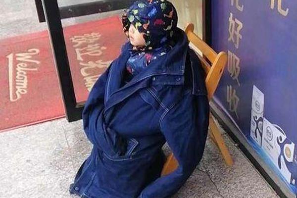 两位印度人在攀登世界第三高峰时死于高原反应