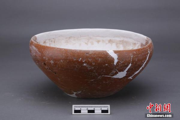 23日活跃个股：中芯国际成交141亿元 C蓝宇换手率63%!