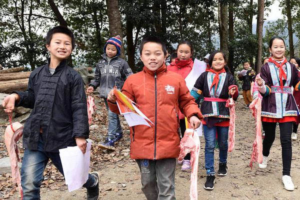 福建有很多地方都有五香卷这道美食，好吃的五香卷怎么做？