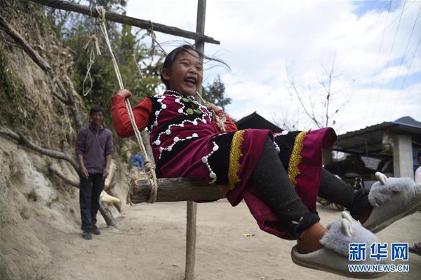 綠茵場外的博弈之魂：為何「外圍足球」才是資深球迷的終極戰場？ 