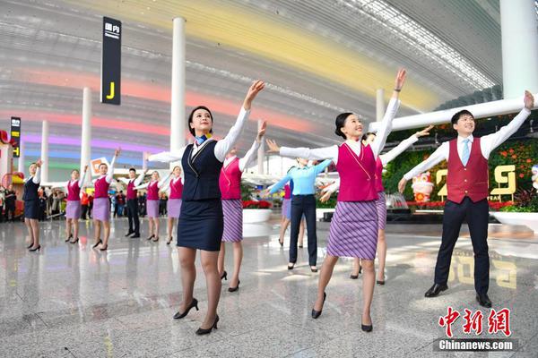 命運的同頻共振：那一抹點燃靈魂的「圍骰」紅 