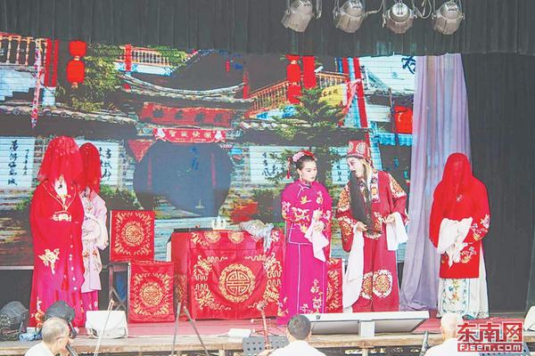 短道速滑世界杯北京站：武大靖犯规遭淘汰 中国男女队晋级接力半决赛
