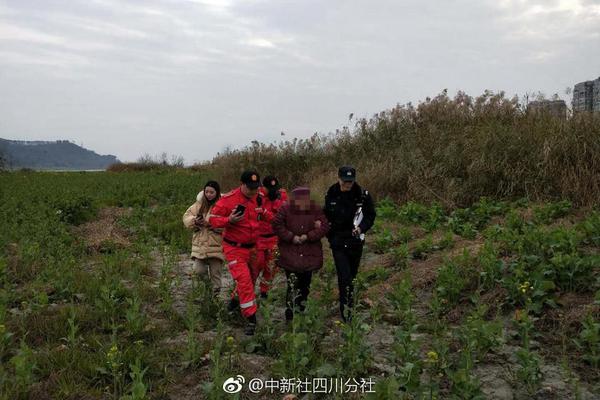 深圳市民种植红树助力湿地保护