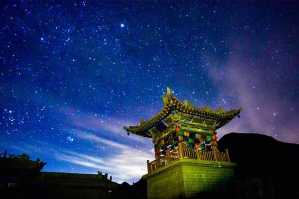  【深度】篮球比赛 文化	：如何在家享受沉浸式观赛体验
？