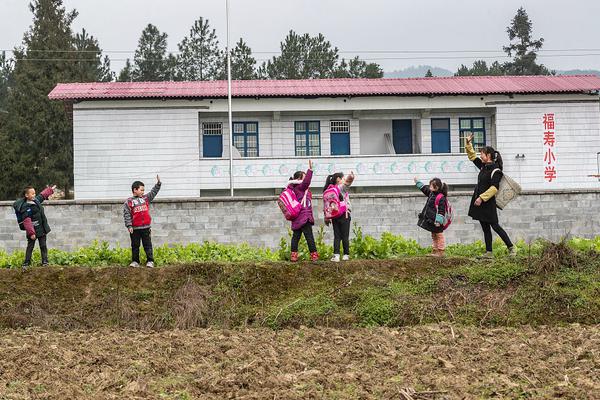 采摘被污染的茜樱花，在线视频与剧情探索