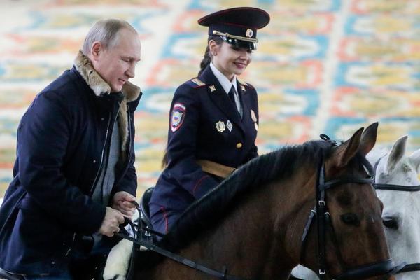 銀彈與榮耀：揭秘英雄聯盟轉會期的豪賭、淚水與電競版圖的重塑 