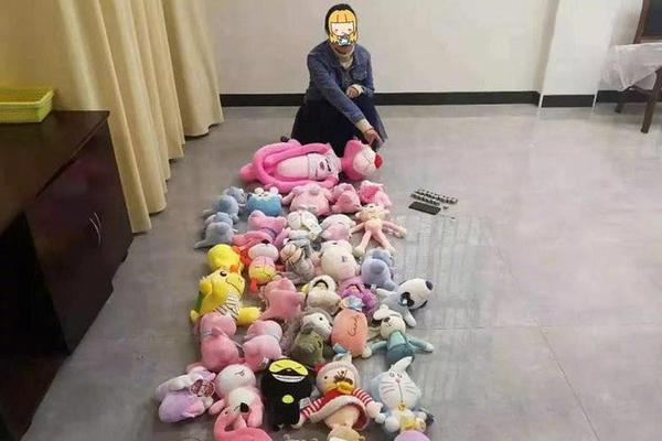 模糊的嘴唇2动漫，在线观看、剧情介绍与演员信息