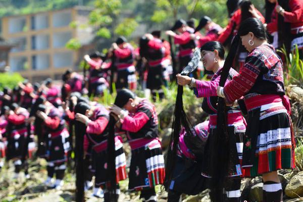 武汉代生生男孩医院的肚脐眼是什么样的