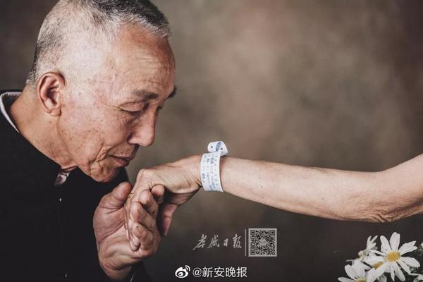 48岁吴奇隆宣布刘诗诗产子喜讯：小朋友来报道 母子平安