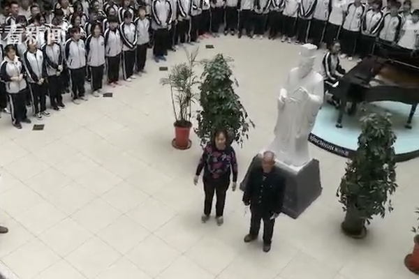 国产沙发午睡系列，免费在线观看与剧情介绍