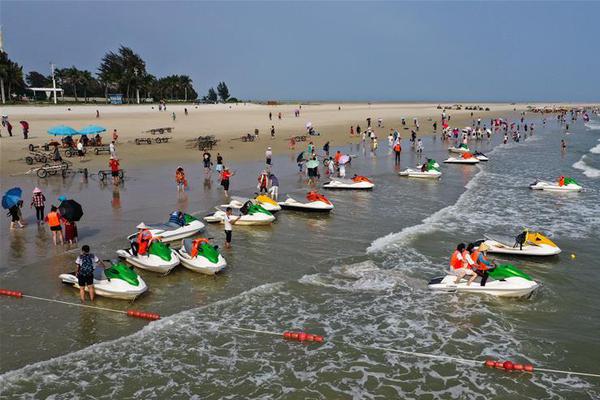 罗永浩宣布小野电子烟一代上市 锤子提供设计