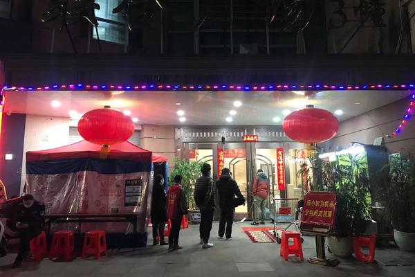 阿迪达斯清风系列-万博体育(官网)官方网站-万博体育app官网下载-ManBetX