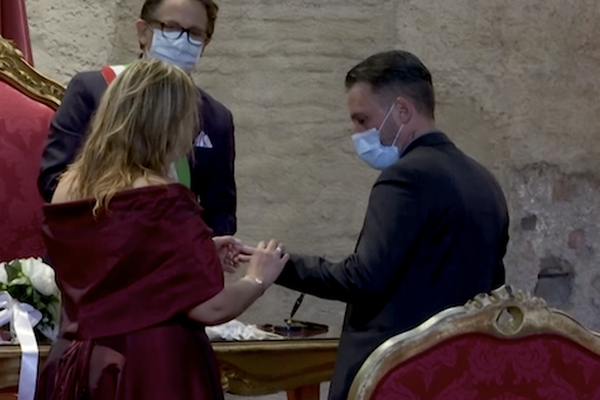 史上最贵的人墙