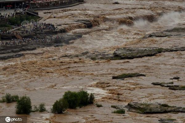 阿迪达斯清风系列