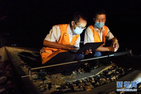 虎丛林中窥探-乐鱼app(leyu)官方网站-乐鱼官网