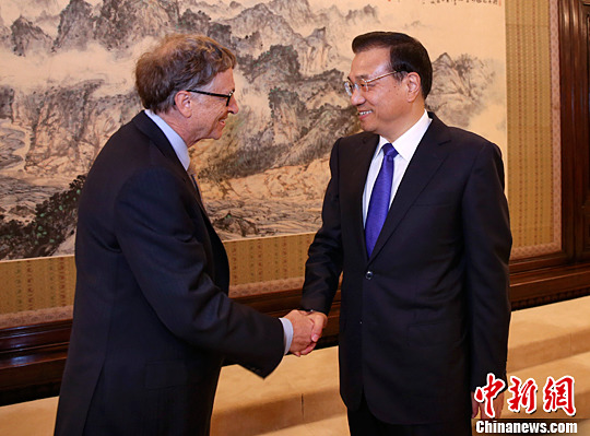 11月12日下午，中国国务院总理李克强在北京中南海紫光阁会见来华访问的比尔·盖茨。中新社记者 刘震 摄