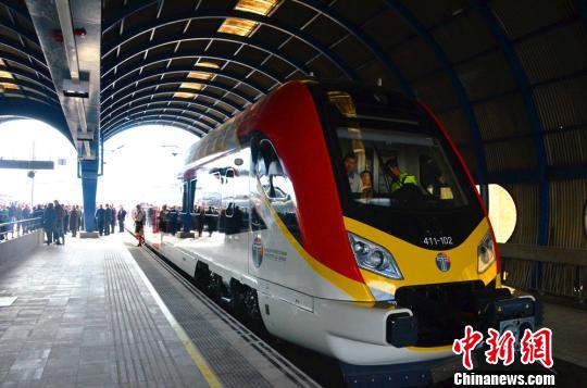 “中国造”动车组首次在欧洲开跑。　刘颖　摄