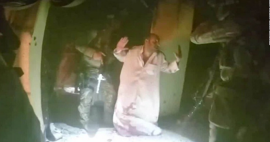 被解救的伊拉克人质称，IS极端分子对人质实施酷刑，敲碎他们的牙齿、电击、鞭打脚底等