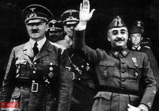 资料图：佛朗哥与希特勒。
