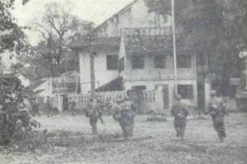 在对越作战中，广州军区部队迅速攻入谅山北市区。
