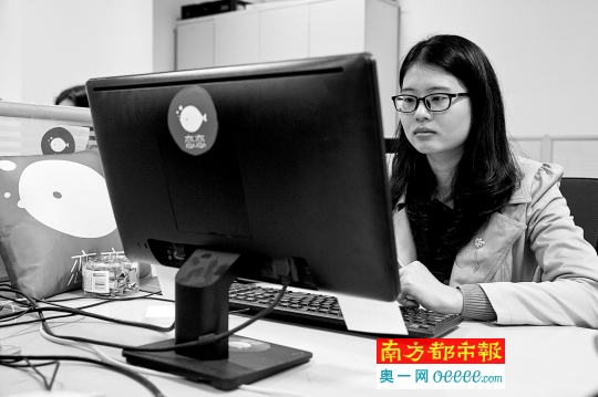  1993年生的广东某高校的应届毕业生刘萍(化名)成功应聘了某恋爱软件平台发出的招聘。 南都记者黎湛均 摄