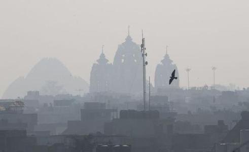 雾霾来袭 印度首都新德里也试“单双号”(组图)