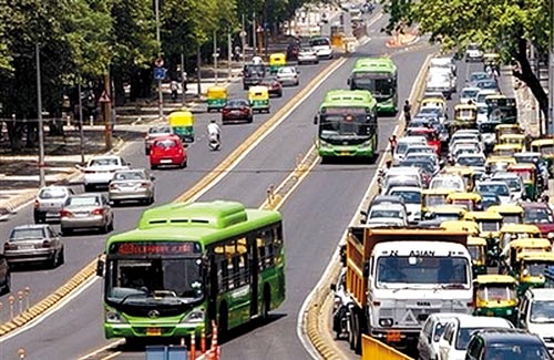 雾霾来袭 印度首都新德里也试“单双号”(组图)