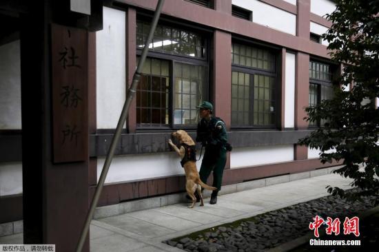 当地时间11月23日上午，位于日本东京千代田区的靖国神社内突然传出爆炸声，当地警方展开调查。目前，日本警方逮捕了一名据称与事件有关的韩国男子。