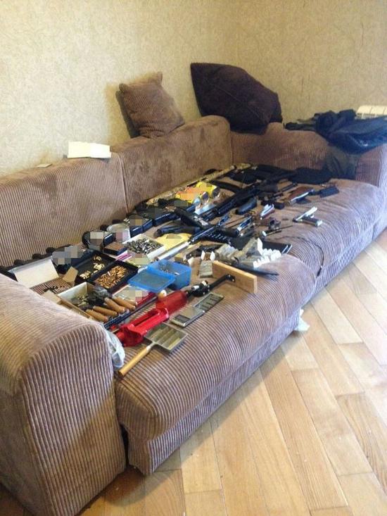 俄大学生涉嫌贩卖武器被捕 家中有个军火库(图)
