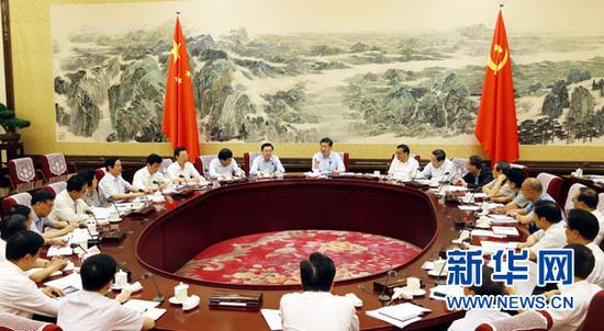 2013年 6月22日至25日，中共中央政治局召开专门会议，习近平总书记主持会议。资料图。