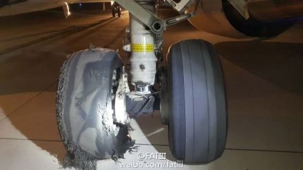 深圳飞杭州客机因爆胎备降上海虹桥机场(图)|爆