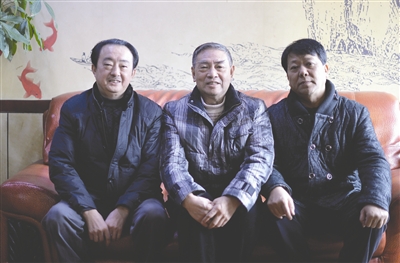 尹述良、王开发、缪青元（从左到右）三位川菜老师傅