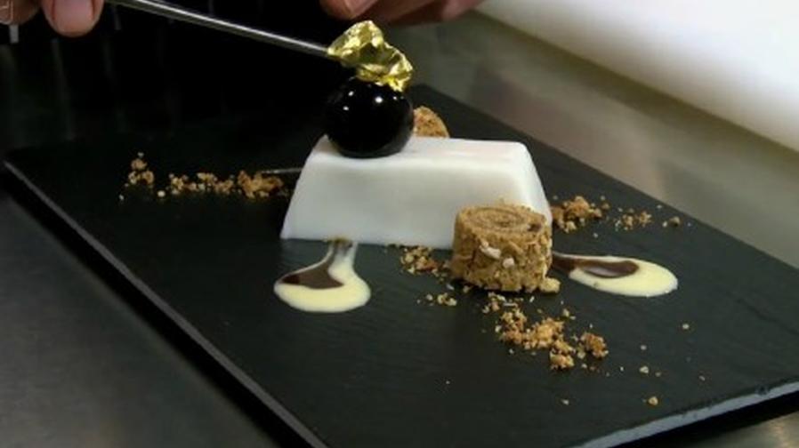 中字全程:澳州小伙服致幻剂身亡 父亲来华卧底