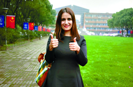 混血网红:认同社会主义价值观