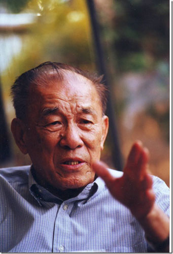 袁庚于2016年1月31日凌晨在蛇口去世，享年99岁。
