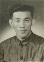 袁庚早年毕业于黄埔军校燕塘分校，参加过抗日战争。