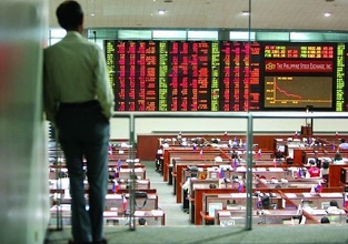 2014年，中国股市牛市出现，成交金额破万亿。