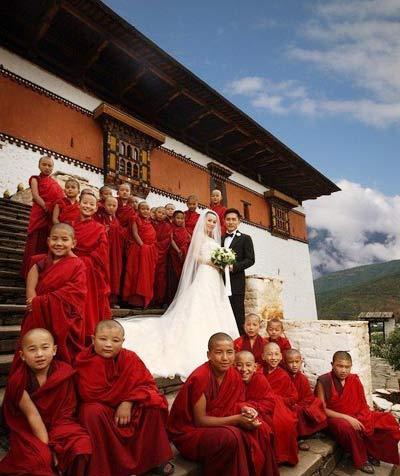 王菲梁朝伟胡军被曝与达赖集团核心头目同坐(图)