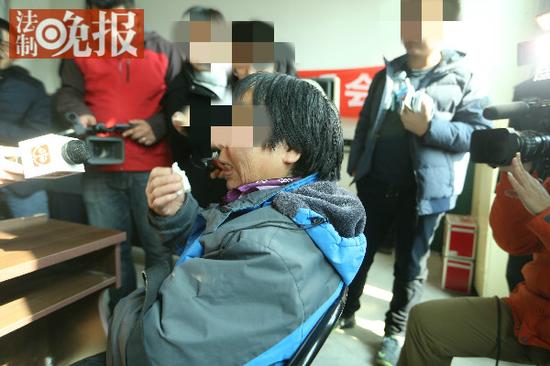 谷女士要求法院禁止丈夫赵先生“靠近自己”