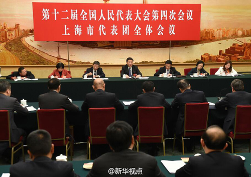 3月5日下午，中共中央总书记、国家主席、中央军委主席习近平来到他所在的十二届全国人大四次会议上海代表团参加审议。