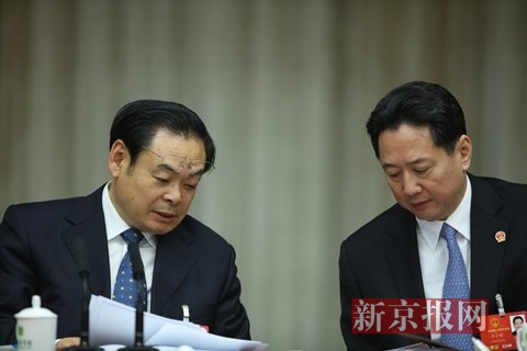 山西省委书记王儒林（左）和山西省长李小鹏（右）。新京报记者 侯少卿 摄