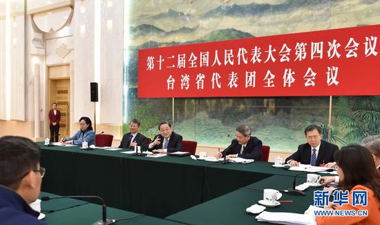 3月7日，中共中央政治局常委、全国政协主席俞正声参加十二届全国人大四次会议台湾代表团的审议。 新华社记者高洁摄