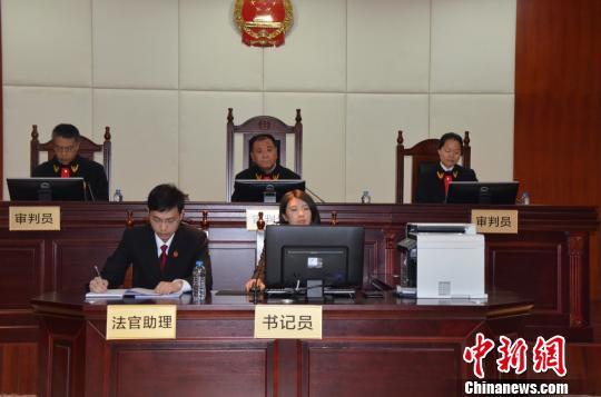 资料图：2015年3月2日 ，最高人民法院第一巡回法庭首次开庭审案。　郑小红 摄
